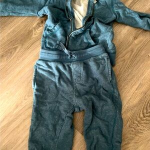 Tea brand joggingg suit size 6 like new